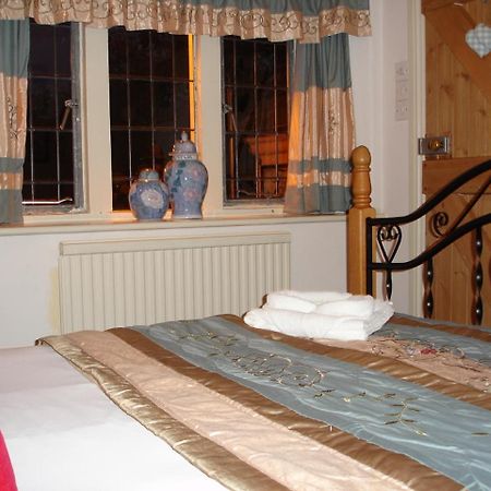 The Tollgate Inn Bradford-On-Avon Bagian luar foto