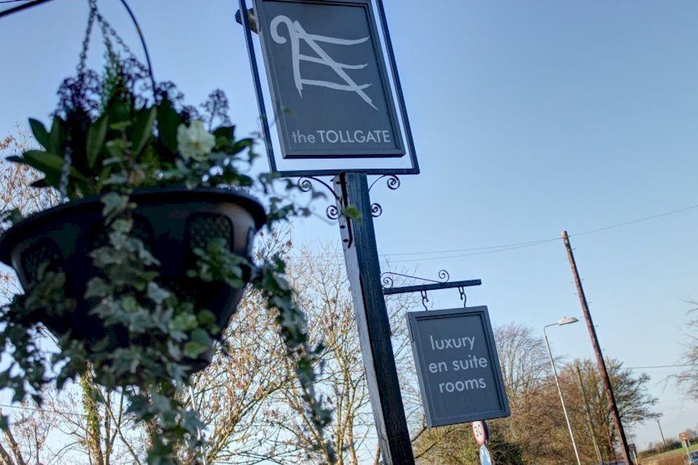 The Tollgate Inn Bradford-On-Avon Bagian luar foto