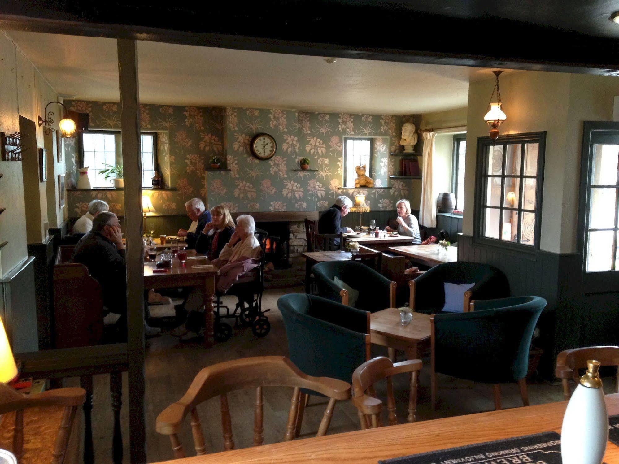 The Tollgate Inn Bradford-On-Avon Bagian luar foto